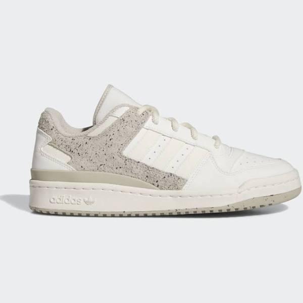 Adidas Originals Forum Low CL Sneakers in White/neutral