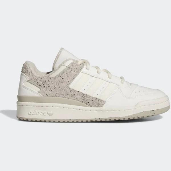Adidas Originals Forum Low CL Sneakers in White/neutral