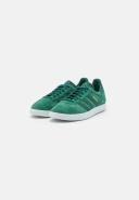 Adidas Originals Gazelle Sneakers in khaki-Green
