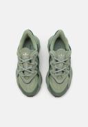 Adidas Originals Ozweego Sneakers in Green-Silver