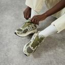 Adidas Originals Response Cl Sneakers in Green and beige-Silver