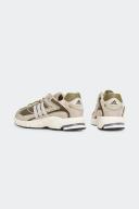 Adidas Originals Response Cl Sneakers in Green and beige-Silver