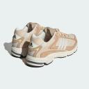 Adidas Originals Response CL Trainers in beige-Neutral