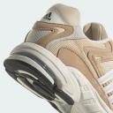 Adidas Originals Response CL Trainers in beige-Neutral