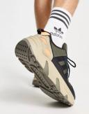 Adidas Originals ZX22 Boost Trainers in Black and olive-Green