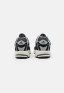 Adidas Response CL Sneakers in Grey/Core Black, Size UK 6.5 | END. Clothing