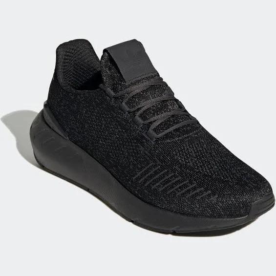Adidas Swift Run 22 Shoes Black / Carbon 13 - Men Lifestyle Trainers