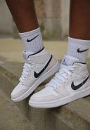 Air Jordan 1 Mid Barely Rose (W)