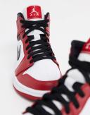 Air Jordan 1 Mid 'Chicago'