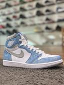 Air Jordan 1 Retro High OG Hyper Royal 7.5