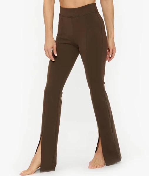 Airbrush High-Waist Flutter Legging in Espresso Brown, Size: Large | Alo Yoga
