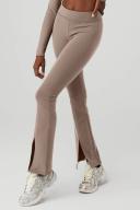 Airbrush High-Waist Flutter Legging in Taupe Beige, Size: Medium | Alo Yoga
