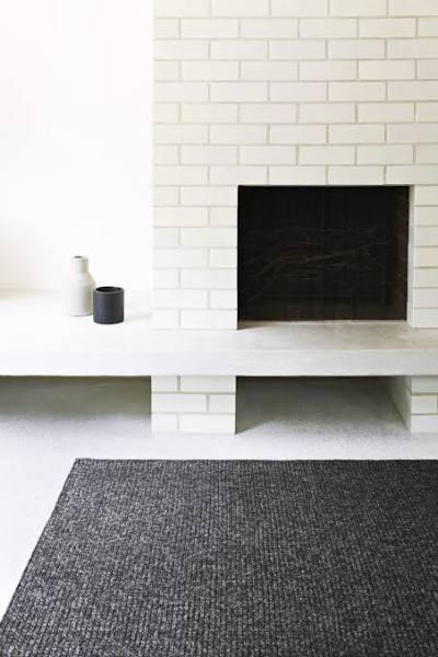 Armadillo Sierra Rug (Charcoal / 2.5 x 3.5m)