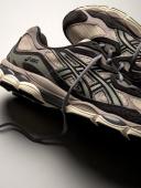 Asics GEL-NYC, Oatmeal / Obsidian Grey
