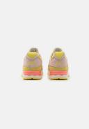 ASICS Men's Gel-Lyte V (Spring in Japan) - Sportstyle Sneakers - Cream/Banana Cream 14