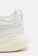 ASICS Men's GEL-Nimbus 25 - Running Shoes - White/White 9.5