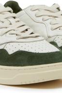 Autry Low Medalist Sneakers