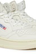 Autry - Medalist Low Sneakers in Pink GOATSKIN, Women , White