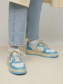 Autry Medalist Low - White / Baltic Sea - US 6 - Women