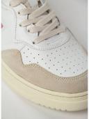 AUTRY White Medalist Low Sneakers