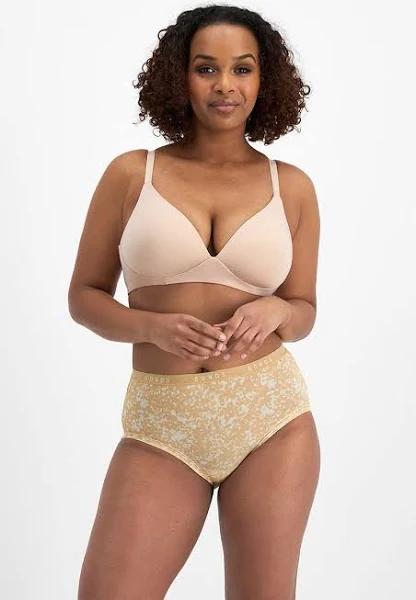 Bonds Cottontails Full Brief in Discovery Garden Size: 16