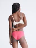 Calvin Klein Invisibles Hipster in Pink S