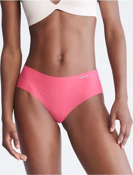 Calvin Klein Invisibles Hipster in Pink XS