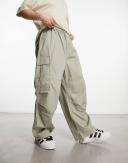 Carhartt WIP Jet Extra Relaxed Cargo Pants in Green