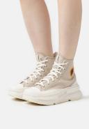 Converse Run Star Legacy CX Sneakers With Crochet Sunflower in Grey