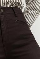Country Road Women's Fitted Coated Jean Chocolate in Size 8