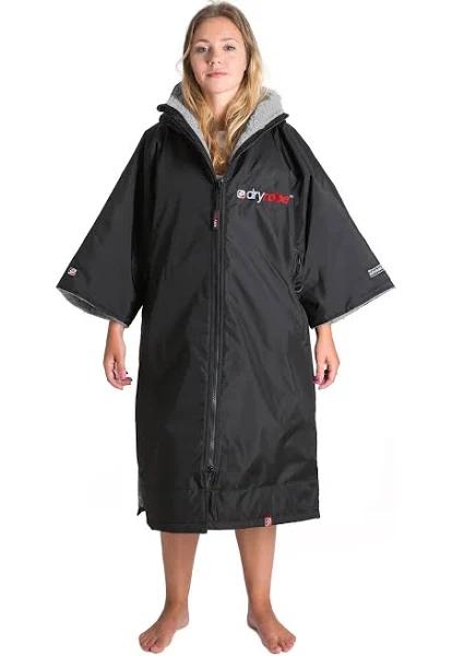 Dryrobe Advance Short Sleeve Changing Robe - Black/Grey