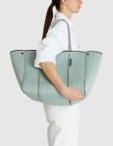 Escape Tote in palladian Blue