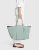 Escape Tote in palladian Blue