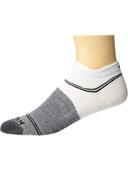 Feetures Elite Ultra Light Cushion No-Show Tab Electric Peach / Medium