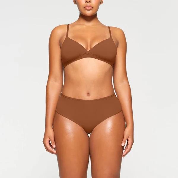 Fits Everybody Crossover Bralette | Bronze