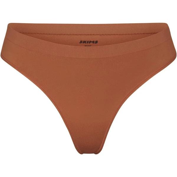 Fits Everybody Dipped Front Thong | Bronze