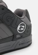 Globe Tilt Griffin White. Size 10