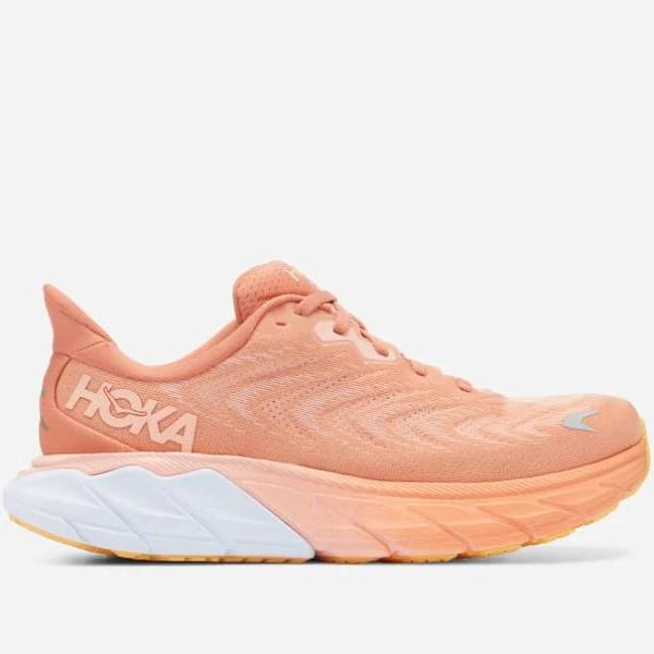 HOKA Arahi 6 Running Shoes in Sun Baked Shell Coral