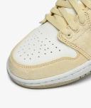 Jordan 1 Low SE Team Gold (Women's)