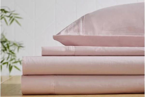 L'Avenue 300 Thread Count Blush Fitted Sheet - Super King