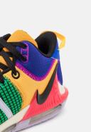 LeBron Witness 7 Basketball Shoes - Purple