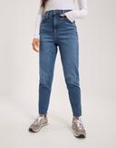 Levi's High Waisted Mom Jean in Mid wash-Blue