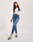 Levi's High Waisted Mom Jean in Mid wash-Blue