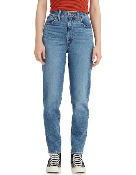 Levi's High-Waisted Mom Jeans in Blue 25/27