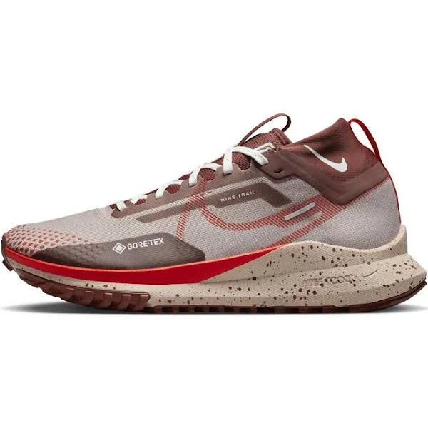 Mens Nike React Pegasus Trail 4 GTX/Diffused Taupe/Picante Red-Dark Pony/8
