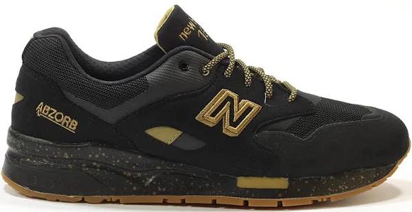 New Balance 1600 Elite Black Gold