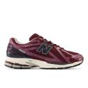 New Balance 1906 Sneakers in Red