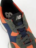 New Balance 327