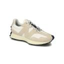 New Balance 327 in White - Size 9