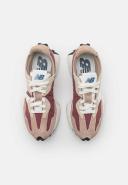 New Balance 327 Sneakers in Beige and terracotta-Neutral